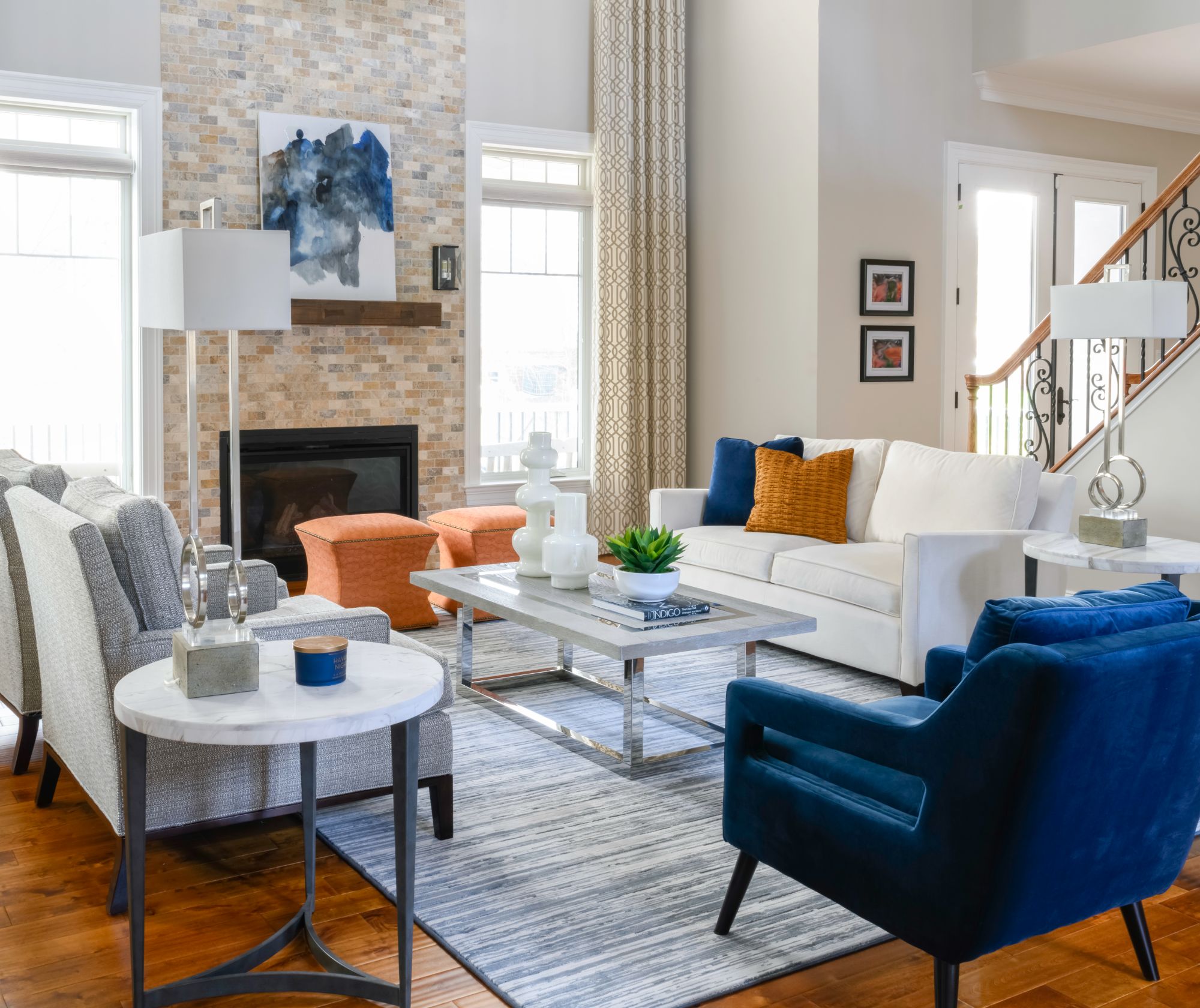 Complimentary Color Scheme in Living Room